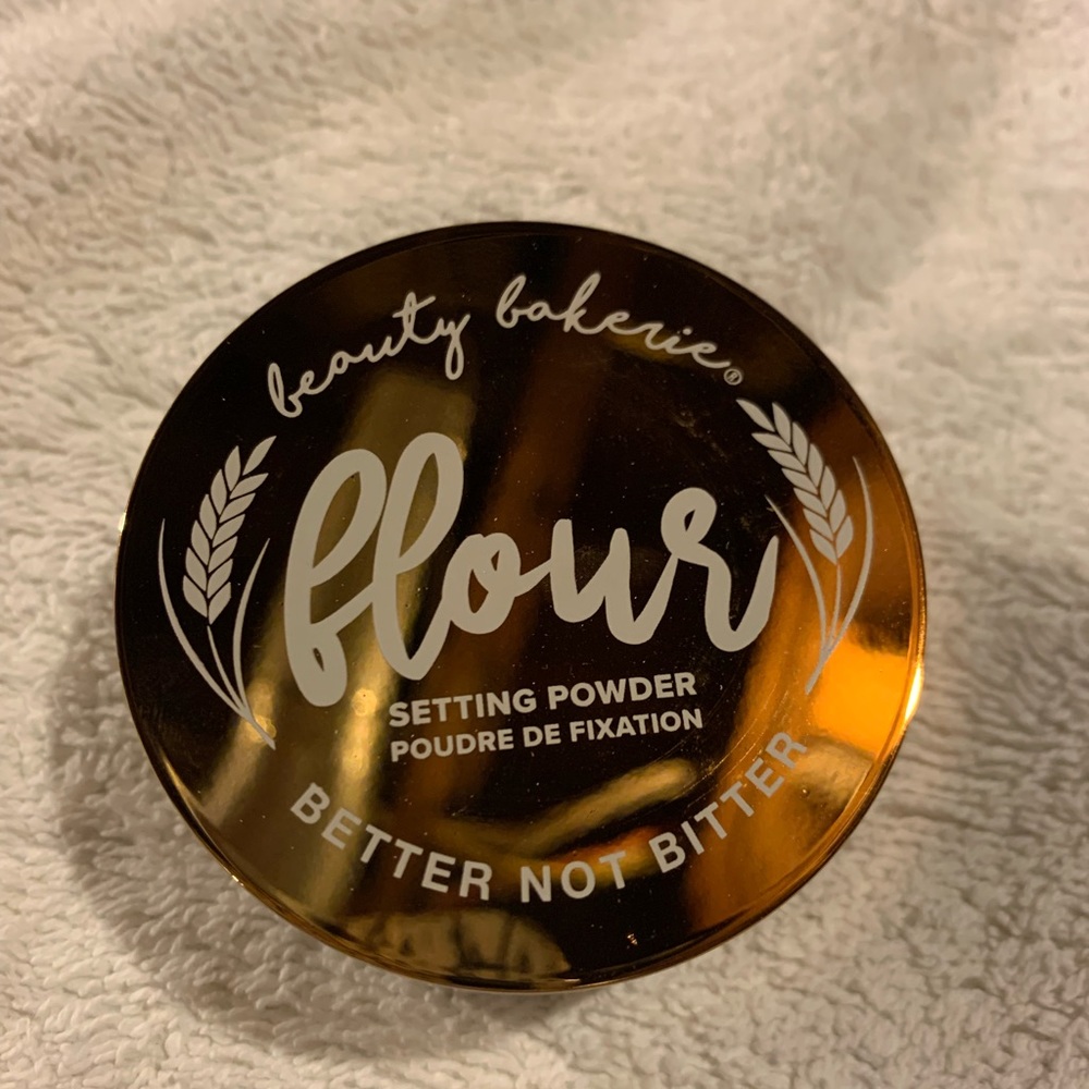Beauty Bakerie Flour Setting Powder